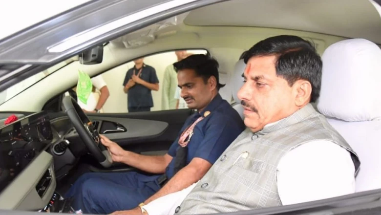 मोहन यादव बने देश के पहले मुख्यमंत्री जिन्होंने काफिले में जोड़ी इलेक्ट्रिक कार, पीएम मोदी की अपील पर अमल