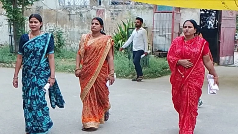 'पेपर बेहद आसान, हल करने में आया मजा' — UP TGT परीक्षा को छात्रों ने सराहा, पर दूसरी पाली में पहुंचे आधे ही