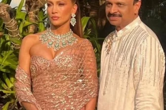 साड़ी में जलवा बिखेरतीं जेनिफर लोपेज, इंटरनेशनल सिंगर का देसी अंदाज देख फिदा हुए फैंस
