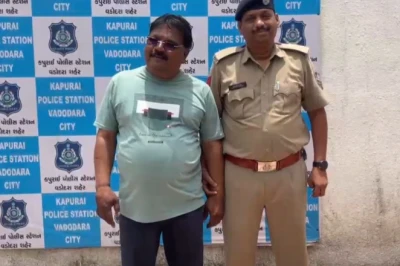 गुजरात: वडोदरा में 'आप' के शहर अध्यक्ष अशोक ओझा गिरफ्तार, दुष्कर्म और ब्लैकमेलिंग के संगीन इल्जाम