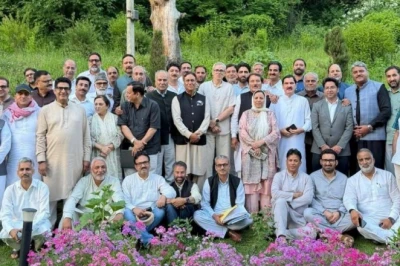 जम्मू-कश्मीर के राज्य दर्जे की मांग को धार देगी नेशनल कॉन्फ्रेंस, मानसून सत्र में दिल्ली पहुंचेंगे उमर अब्दुल्ला के विधायक