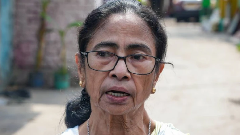 टीएमसी में बड़ी टूट, बागी विधायकों की सूची आई सामने; कई मुस्लिम MLA भी ममता से अलग
