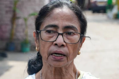 टीएमसी में बड़ी टूट, बागी विधायकों की सूची आई सामने; कई मुस्लिम MLA भी ममता से अलग