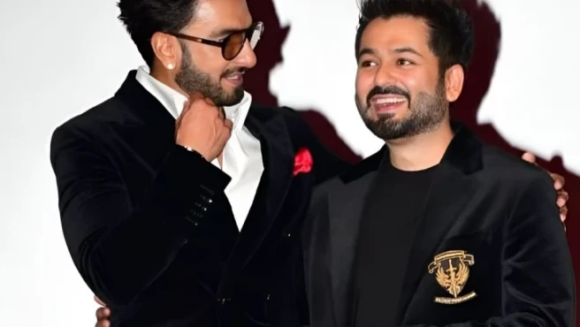 'धुरंधर' का बड़ा दांव: बजट दोगुना हुआ तो रणवीर सिंह और आदित्य धर ने फीस घटाकर लगाया ₹3,000 करोड़ का जुआ