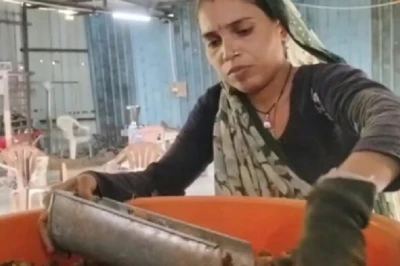 उज्जैन: महाकाल को अर्पित फूलों से बन रहे अगरबत्ती और गुलाल, कई लोगों को मिला रोजगार