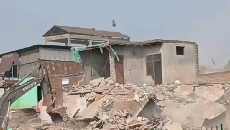मंदिर-मस्जिद के बाद अब नेहरू कॉलोनी पर चला बुलडोजर, 10 हजार आबादी वाली बस्ती की बारी