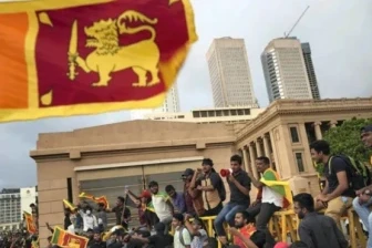 श्रीलंका: वेसाक पर्व के बीच भीड़ पर चढ़ी पिकअप, 6 लोगों की जान गई; 13 घायल