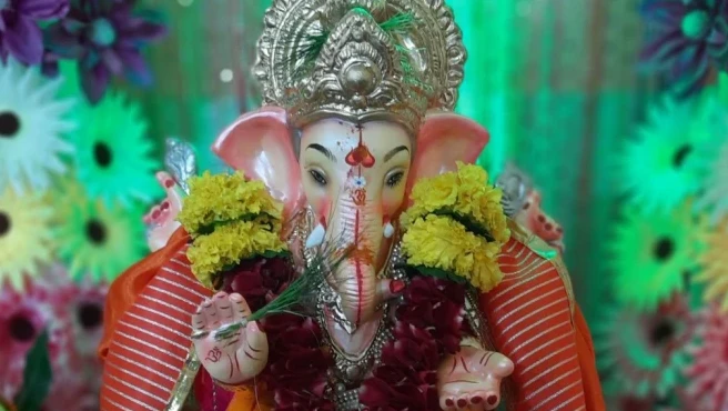 विभुवन संकष्टी चतुर्थी पर करें गणेश चालीसा का पाठ, विघ्नहर्ता हर लेंगे हर बाधा और बरसाएंगे कृपा