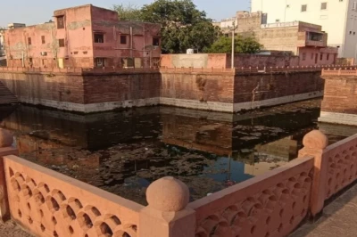 हर दिशा से उतरती सीढ़ियां और जल बचाने की अनोखी तकनीक: यही है चोपड़ा बावड़ी का असली रहस्य
