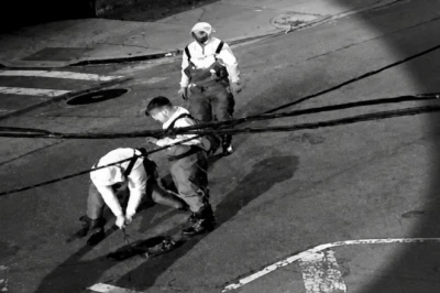 आधी रात गटर से बाहर निकलते रहस्यमयी लोग, CCTV में कैद हुए न्यूयॉर्क के 'मैनहोल क्रीपर्स'