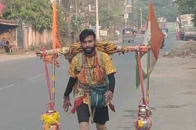 सनातन धर्म के लिए अनूठी पदयात्रा: तपती गर्मी में रोज 40 किलोमीटर चल रहे रोहित, अयोध्या-काशी के बाद अब देवघर की राह पर