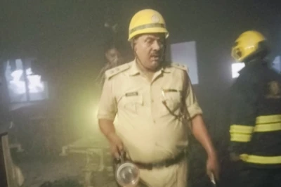 मुजफ्फरपुर के ब्रह्मपुरा स्थित प्रसाद हॉस्पिटल में भीषण आग, 20 लोगों के मारे जाने की आशंका