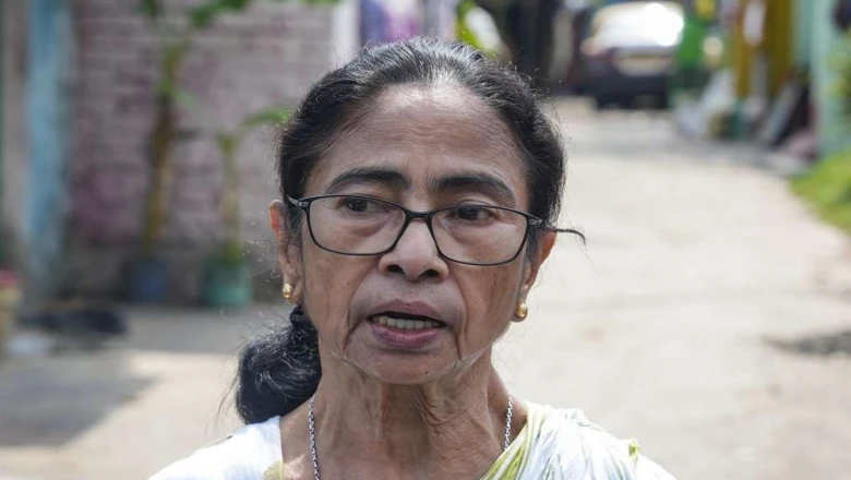 ममता बनर्जी पर एक और FIR दर्ज, अमित शाह को लेकर दिए बयान से बांग्लादेश तक गरमाई सियासत