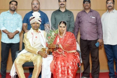 जंगल की हिंसा छोड़ बंधे प्रेम के बंधन में, दो माओवादियों की शादी में पुलिस बनी मेजबान