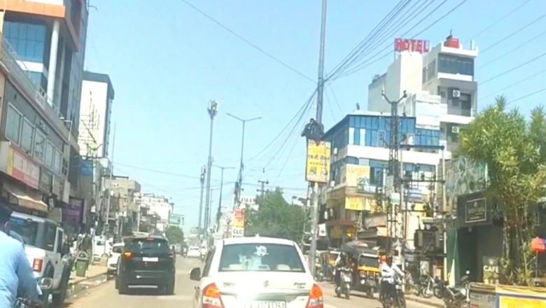 सीकर में यातायात सुधार की बड़ी पहल; 10 चौराहों पर सिग्नल और 30 अवैध कट बंद करने का फैसला