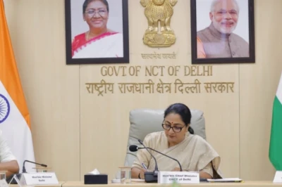 अवैध निर्माण पर अब अधिकारियों पर भी कार्रवाई, सैलरी-पेंशन और संपत्ति से होगी वसूली, सीएम रेखा गुप्ता का बड़ा फैसला