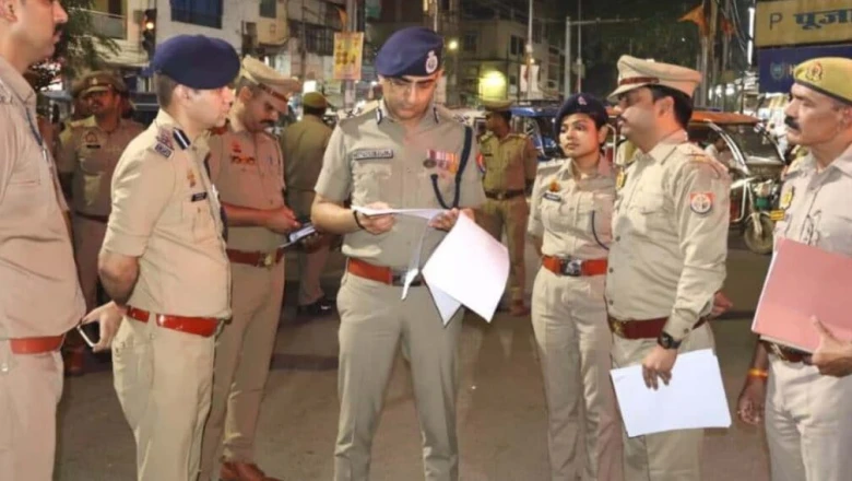 कानपुर में आधी रात के बाद बंद रहेंगे होटल और दुकानें, प्रयागराज में पुलिस का पैदल मार्च — जानिए पूरा मामला