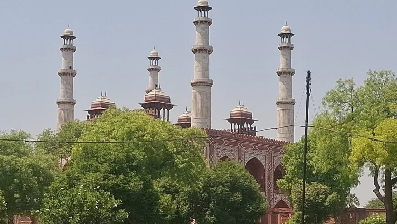 ताजमहल में आने-जाने का तय नहीं है कोई वक्त, सूरज की चाल से बदलता है समय, जानिए पूरी बात
