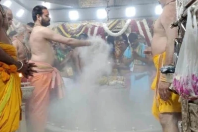 महाकाल मंदिर में भस्म आरती के नाम पर 2500 रुपये की वसूली, देर रात साढ़े बारह बजे के बाद दर्ज हुई FIR
