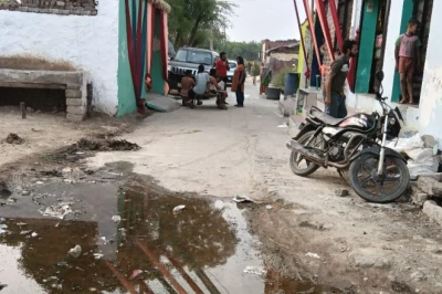'चुनाव में बड़े-बड़े वादे, फिर कोई नहीं आता'—फरीदाबाद की सपेरा कॉलोनी में जलभराव और गंदगी से बेहाल लोग, बार-बार शिकायत पर भी सुनवाई नहीं