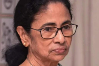 टीएमसी में फूट गहराई: ममता के आवास पर बैठक में पहुंचे सिर्फ 8 विधायक और 6 सांसद, संगठन में बड़े फेरबदल