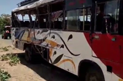 रायसेन में दो यात्री बसों की आमने-सामने टक्कर, तीन की मौत, 13 घायल