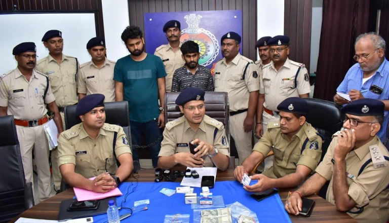 रिशु श्री के बाद करीबी सहयोगी संतोष कुमार गिरफ्तार, SVU की कार्रवाई तेज