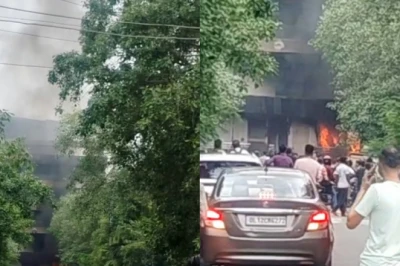 नोएडा के सेक्टर-52 में मकान में लगी आग, मौके पर पहुंची फायर ब्रिगेड की टीम