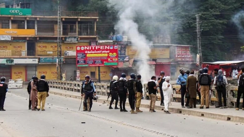 PoK में चुनाव से पहले भड़की विरोध की चिंगारी, सरकार और जनता आमने-सामने, इस्लामाबाद को सीधी चुनौती