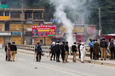 PoK में चुनाव से पहले भड़की विरोध की चिंगारी, सरकार और जनता आमने-सामने, इस्लामाबाद को सीधी चुनौती