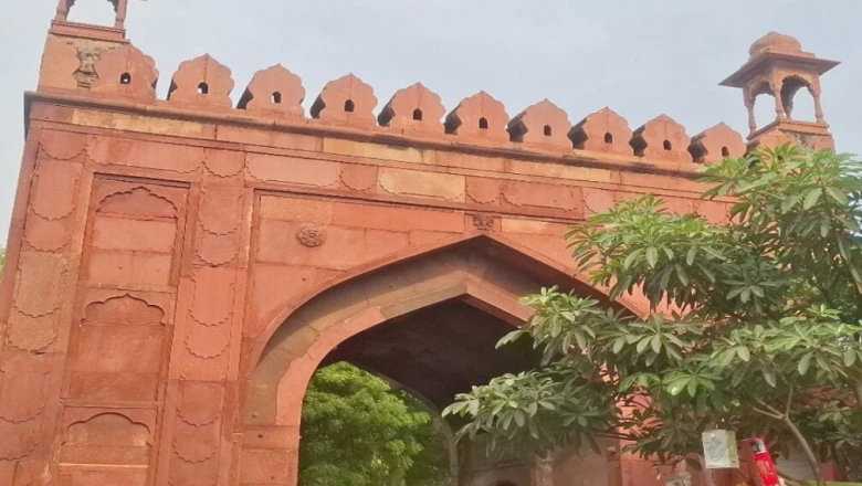 शाही वैभव से लेकर स्वतंत्रता संग्राम तक: आगरा के दिल्ली गेट की वो ऐतिहासिक दास्तान जो आज भी अनकही है