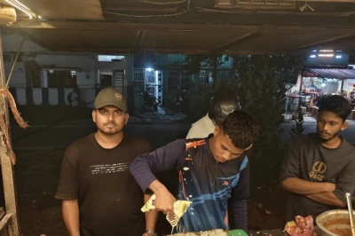 जमशेदपुर के छात्रों की पसंद बना 'मिस्टर मोमो', 10 साल से किफायती दाम में स्वाद बांट रहे अभय, शहर में 3 आउटलेट