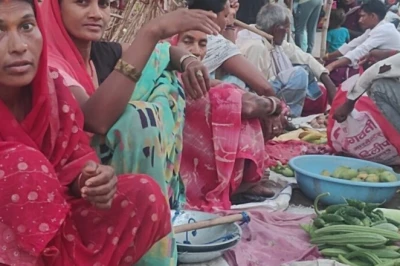 मजाक में लगी थी पहली हाट, अब हर गुरुवार हजारों का कारोबार — महिलाओं ने रची आत्मनिर्भरता की कहानी