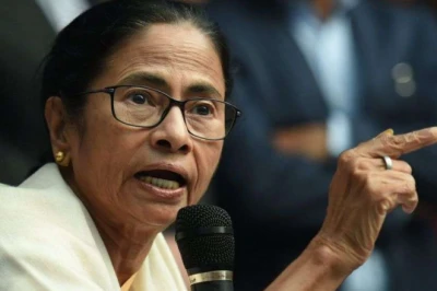 इंडिया ब्लॉक की बैठक से पहले दिल्ली पहुंचीं ममता बनर्जी, सांसदों की नब्ज टटोलेंगी टीएमसी नेतृत्व