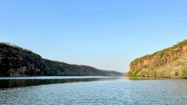 चम्बल बनी राजस्थान का ‘मिनी गोवा’! नीला पानी, रोमांचक बोटिंग और विदेश जैसा नजारा देख पर्यटक मंत्रमुग्ध