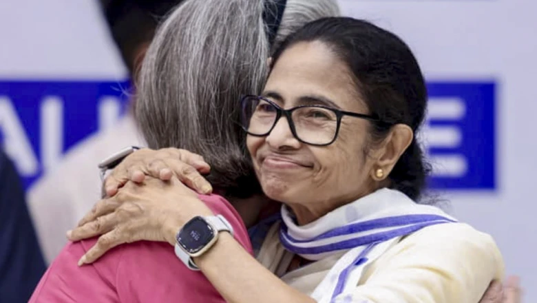 TMC में बगावत के बीच ममता बनर्जी का विपक्ष को बड़ा संदेश, बोलीं- 'INDIA गठबंधन चाहे तो मुझे...'