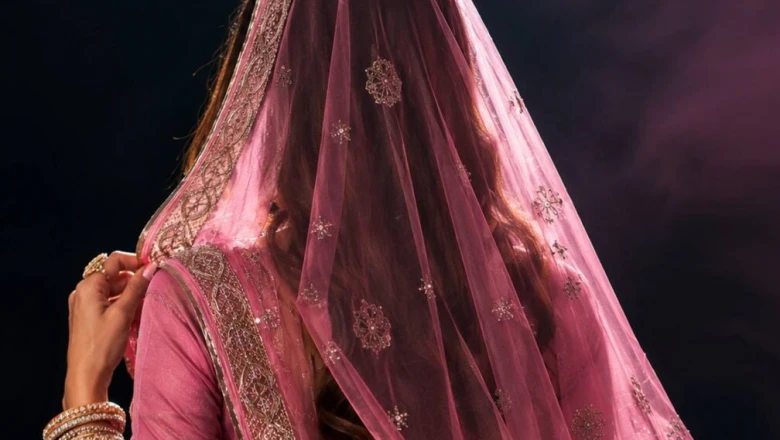 काजोल की पर्दे पर बनीं बड़ी बहन, करियर में कई ठुकराव झेले, फिर अक्षय कुमार की हीरोइन बनकर बदली किस्मत