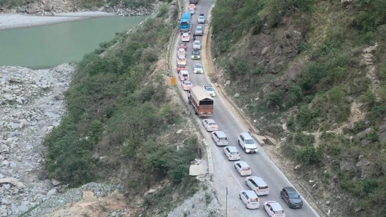 डलहौजी से मनाली तक पहाड़ों पर उमड़े सैलानी, ट्रैफिक जाम बना सिरदर्द