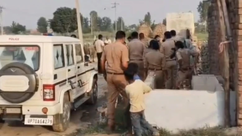 अमरोहा में नाबालिग से दुष्कर्म के आरोपी पर शिकंजा, अवैध मकान पर गरजा बुलडोजर