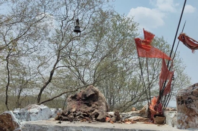 मंदिर बनते ही टूट जाती है छत! 500 साल पुराने माता धाम का अनोखा रहस्य, जानें मान्यता