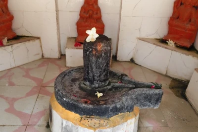 सुल्तानपुर का 70 साल पुराना अनोखा शिवाला, जहां श्रद्धालुओं की भीड़ संग पूरी होती हैं मनोकामनाएं