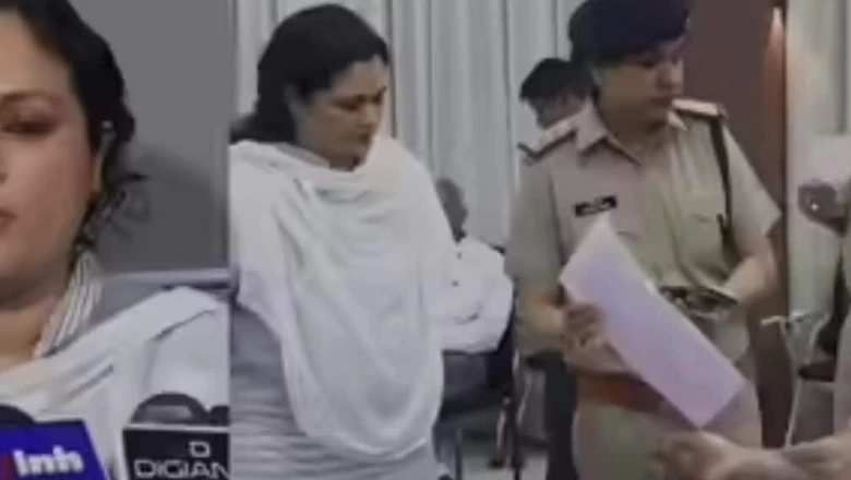 खजराना मंदिर में थमने का नाम नहीं ले रहा विवाद, पुजारी पुनीत भट्ट की पत्नी ने उठाई पद से हटाने की मांग, प्रशासन ने बैठाई जांच