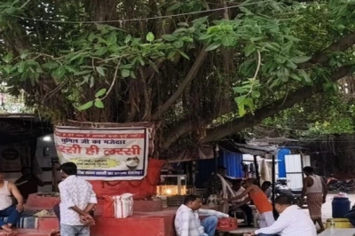 मुजफ्फरपुर का 150 साल पुराना वटवृक्ष: भीषण गर्मी में लोगों के लिए बना राहत का सहारा