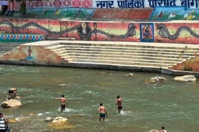 गर्मी में सरयू नदी का किनारा बना बागेश्वर के लोगों की पसंद, ठंडी हवाओं और शांत माहौल का सुकून
