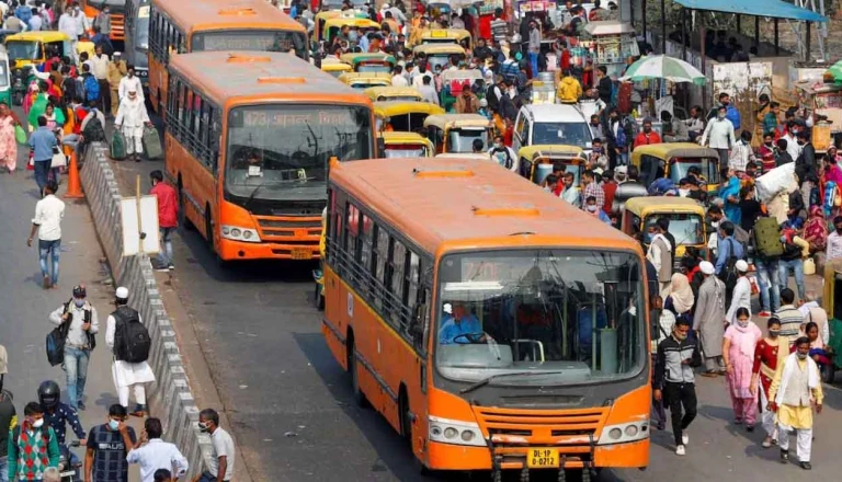 केरल में दो चुनावी गारंटियां लागू: KSRTC बसों में मुफ्त सफर का ऐलान, बुजुर्गों के लिए बनेगा अलग विभाग