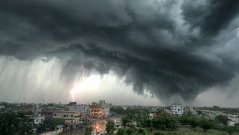 बिहार के 32 जिलों में आज आंधी-बारिश का अलर्ट, 60 किमी/घंटा की रफ्तार से चलेंगी हवाएं, दरभंगा-मुंगेर समेत कई जिले प्रभावित