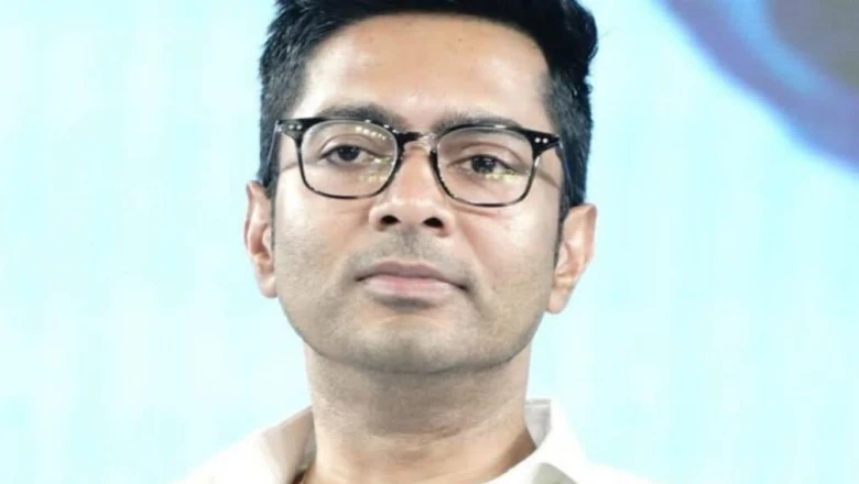एयरपोर्ट पर 'सिग्नेचर चोर' के नारों के बीच भवानी भवन पहुंचे अभिषेक बनर्जी, सीआईडी कर रही तीखी पूछताछ
