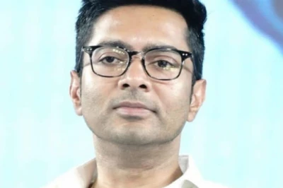 एयरपोर्ट पर 'सिग्नेचर चोर' के नारों के बीच भवानी भवन पहुंचे अभिषेक बनर्जी, सीआईडी कर रही तीखी पूछताछ