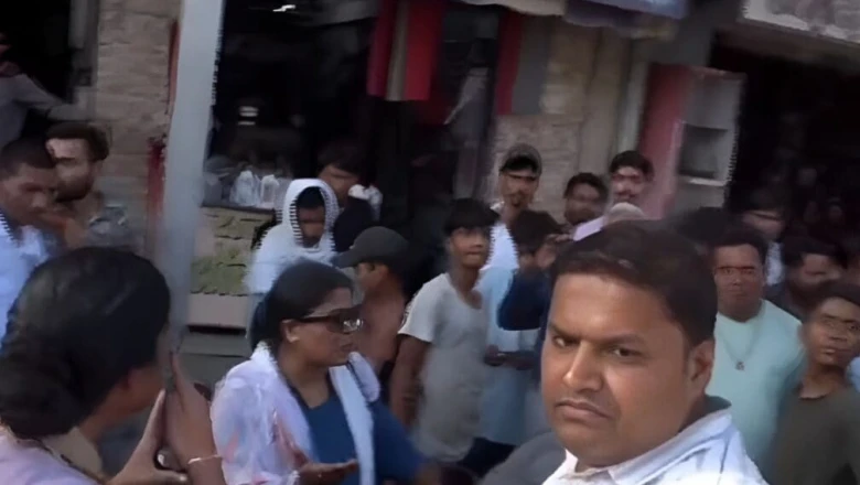 पति को महिला सहकर्मी संग रेस्टोरेंट में देख भड़की पत्नी, बीच बाजार हुई मारपीट, मचा हंगामा