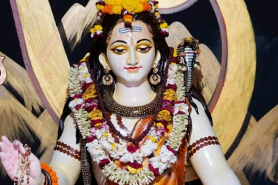 वर्षों बाद बना दुर्लभ संयोग, अधिक मास के प्रदोष व्रत पर करें ये खास उपाय, शिवकृपा से टलेंगे संकट
